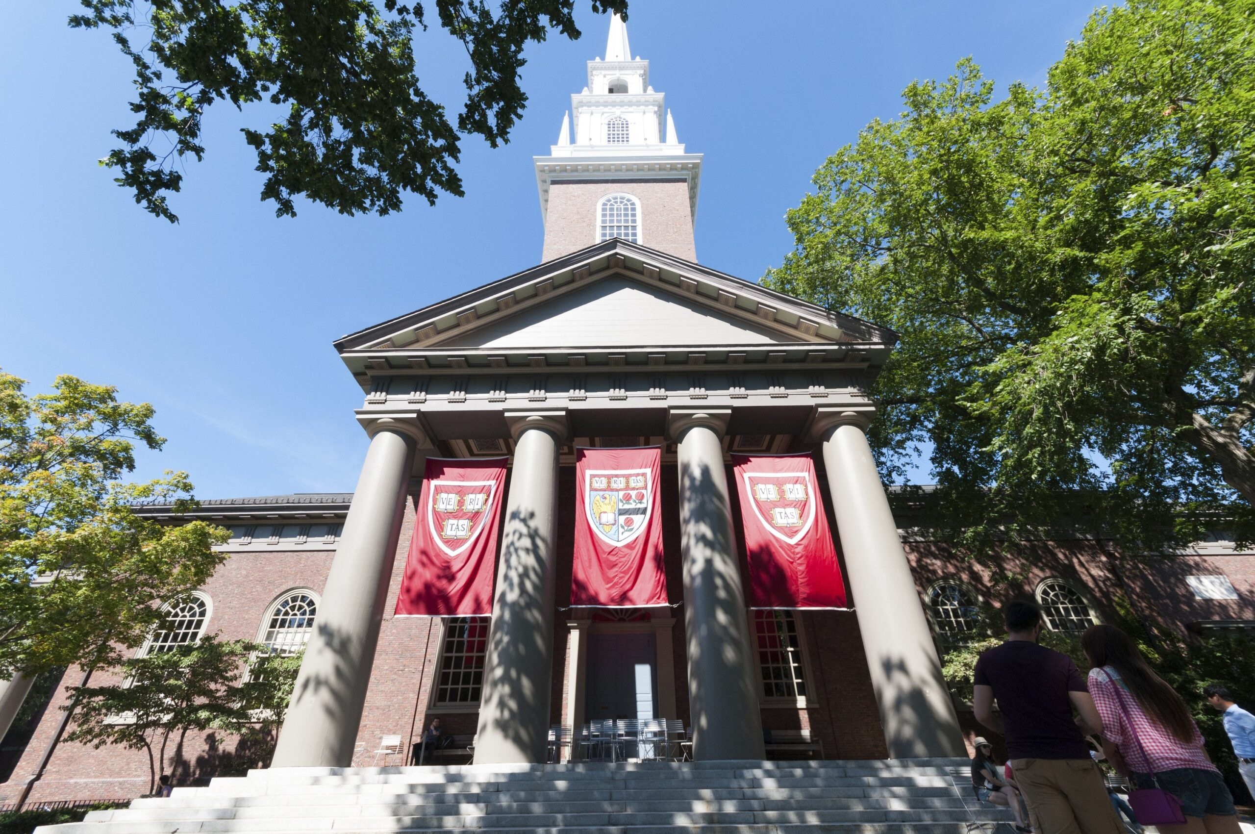 College Giving Rises 5%, With Harvard and Stanford Raising the Most