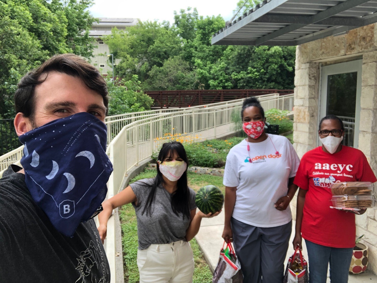 4 Nonprofits Show How to Adapt Volunteer Programs in the Coronavirus Era