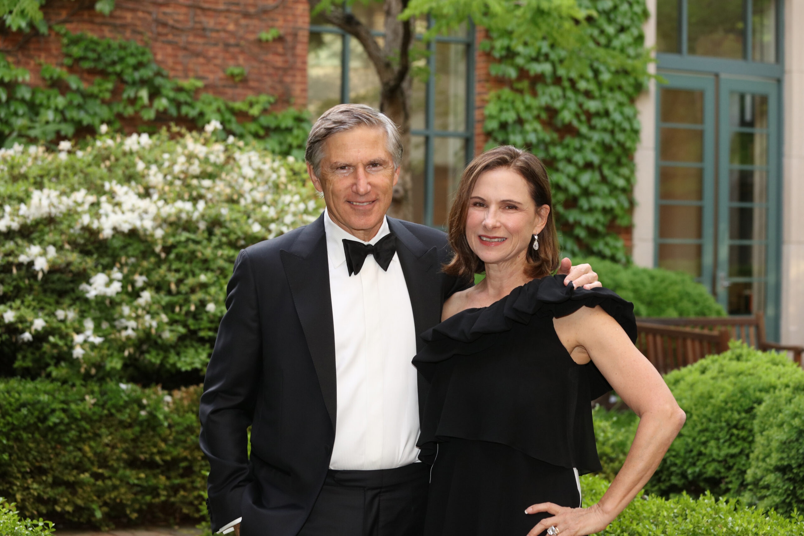 Bruce and Martha Karsh Give Cedars-Sinai $25 Million (Gifts Roundup)