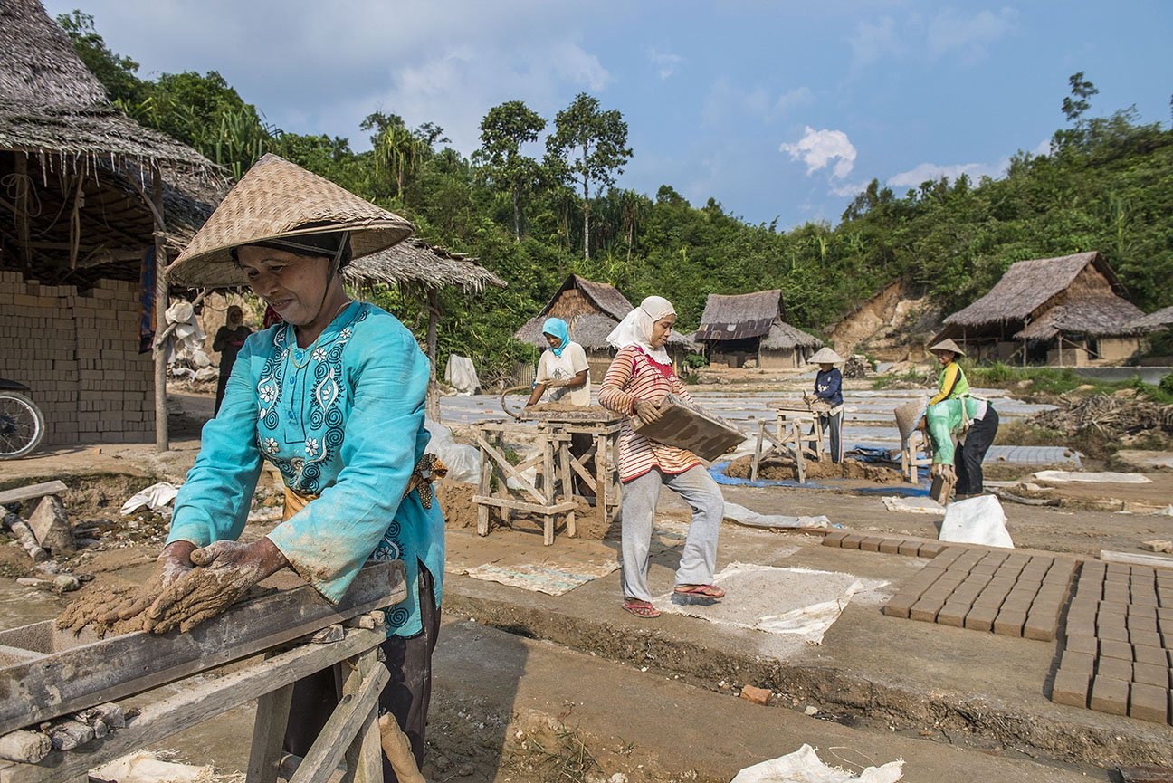 How a Nonprofit Is Helping People Construct Buildings to Resist Natural Disasters (Podcast)