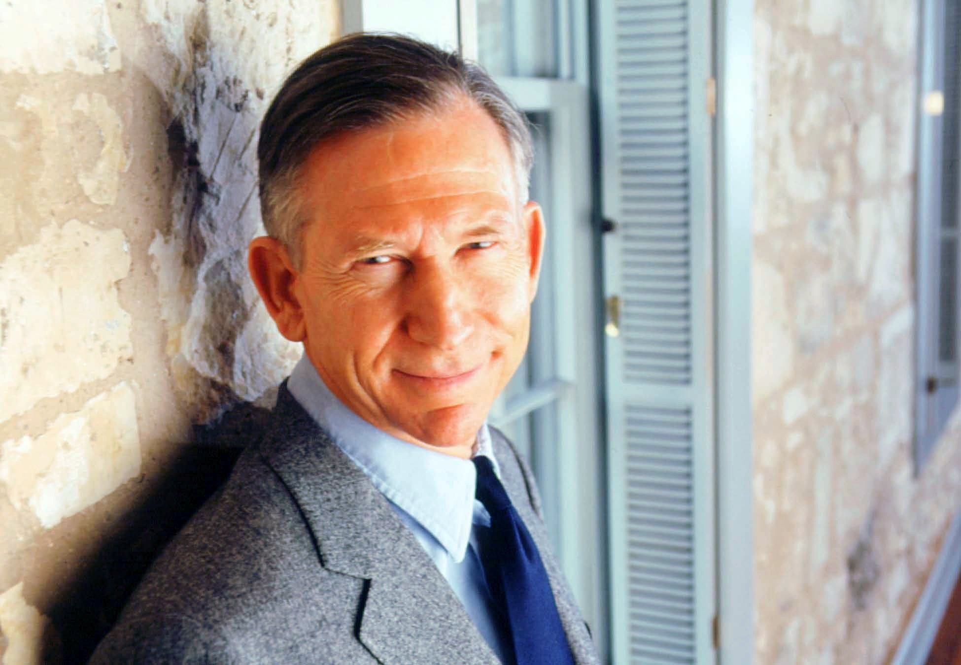 Gifts Roundup: Grocery Executive Gives $100 Million to Train School Leaders