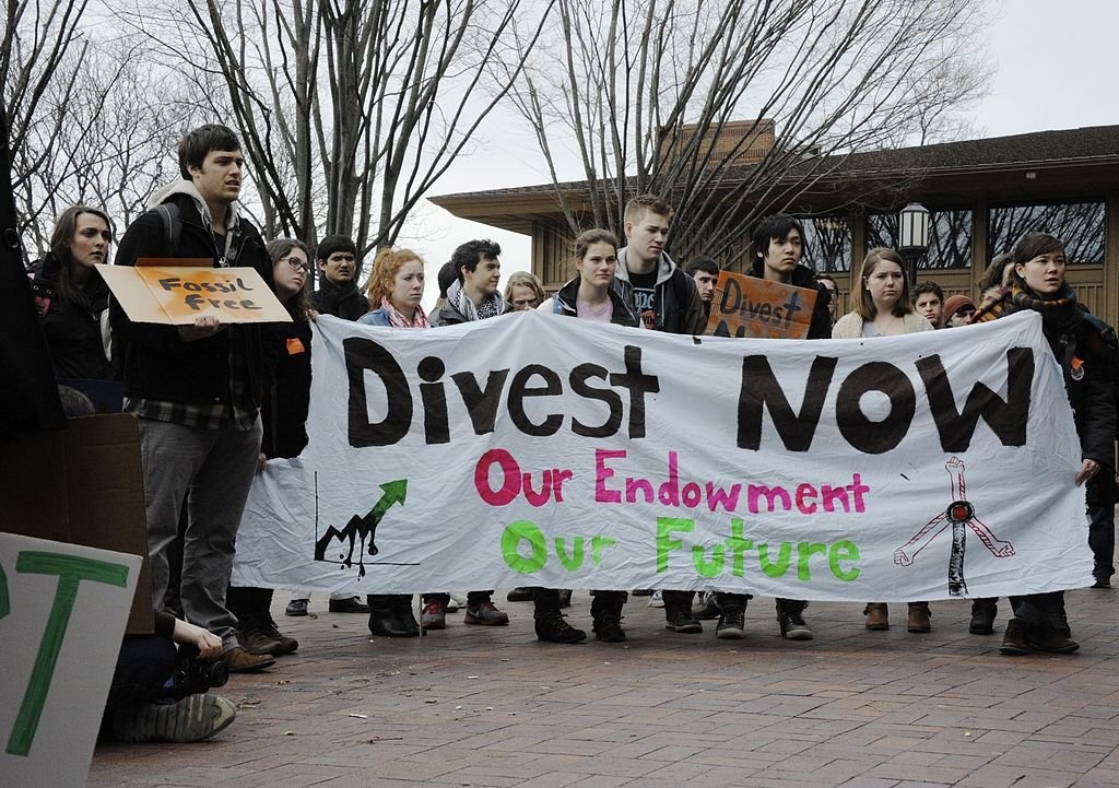 17 Foundations Join Forces to Divest Fossil-Fuel Stocks