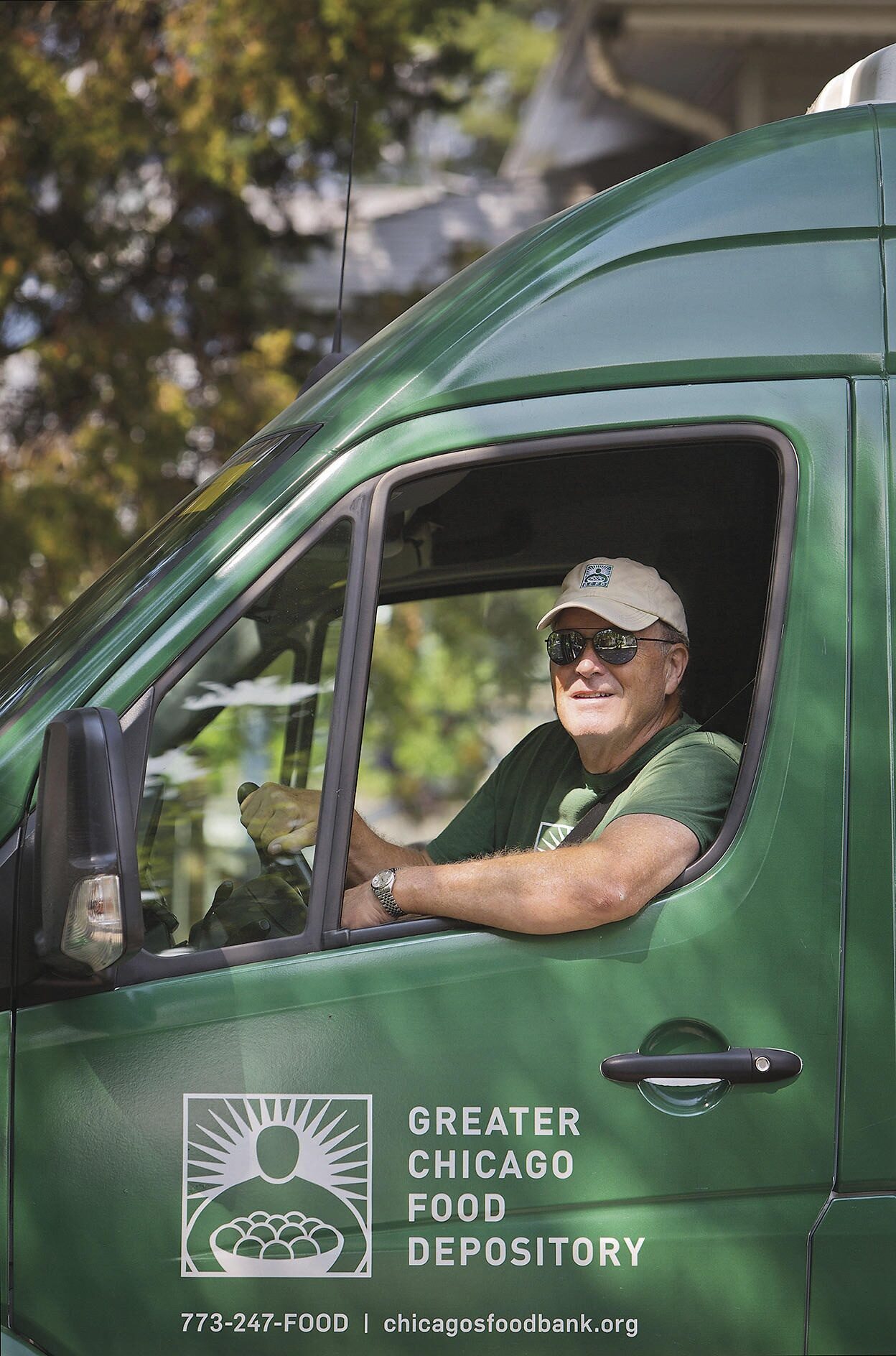 DRIVING CHANGE - Bill Sargent delivers meals to kids in poor neighborhoods during the summer. He's one of the many older volunteers the Greater Chicago Food Depository depends on to carry out its mission. 
