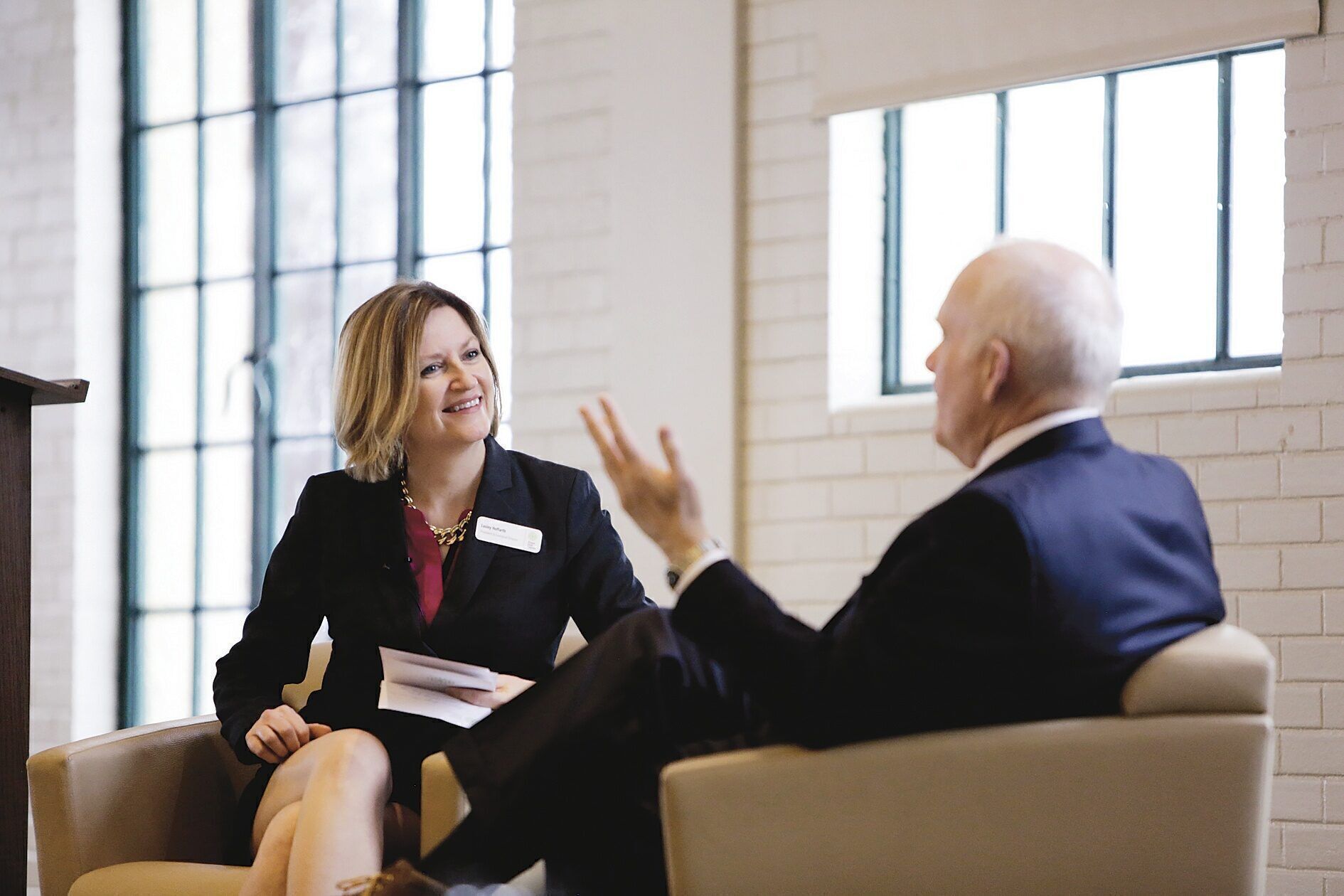 Lesley Hoffarth drew on her community-outreach experience to get up to speed on fundraising.
Here, she talks with Andrew Taylor of Enterprise Holdings during a Forest Park Forever event.