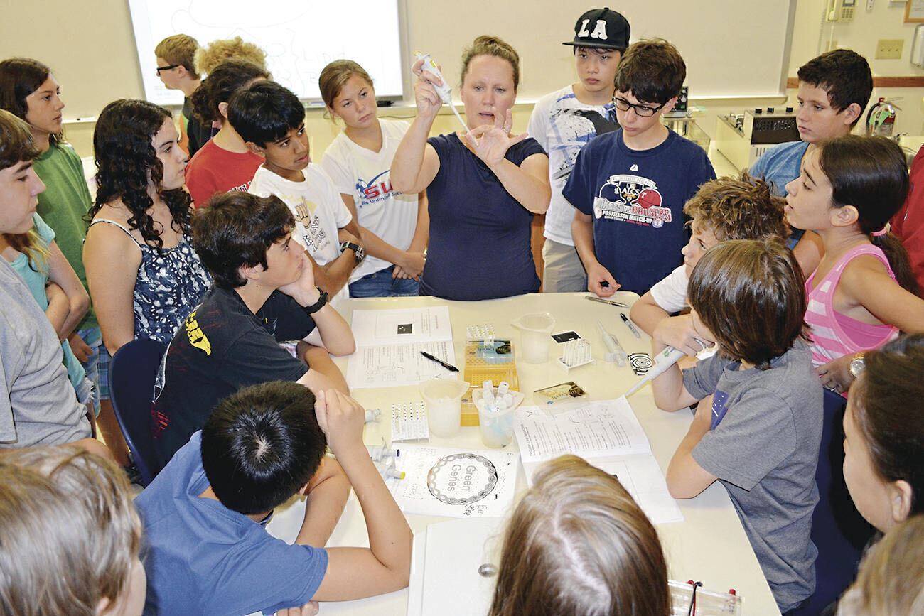 THE ABC’S OF DNA: About 45,000 kids a year benefit from a Sloan-supported program  at Cold Spring Harbor Laboratory.