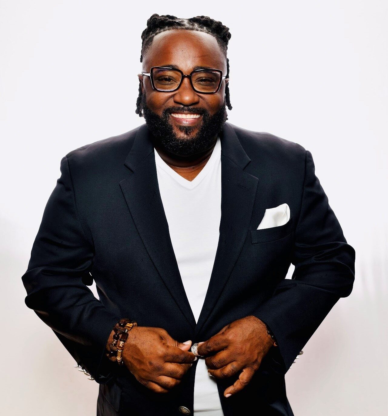 Antong Lucky Headshot.jpg