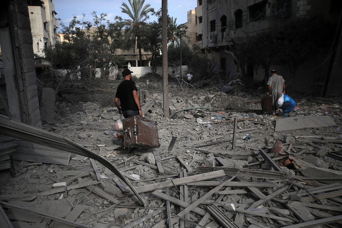 A reporter with +972 Magazine, a grantee of the Rockefeller Brothers Fund, shot this photo in Gaza City on Oct. 10, 2023, following Israeli airstrikes.