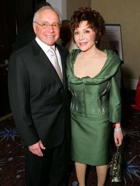 The Philanthropy 50 2009 Gift Profile: Stewart A. and Lynda R. Resnick 1