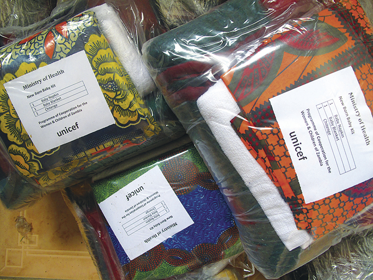 MAMA KITS: Research in Zambia showed that
giving mothers-to-be kits with diapers and a blanket persuaded 44 percent more of them to have their babies
in a clinical setting.