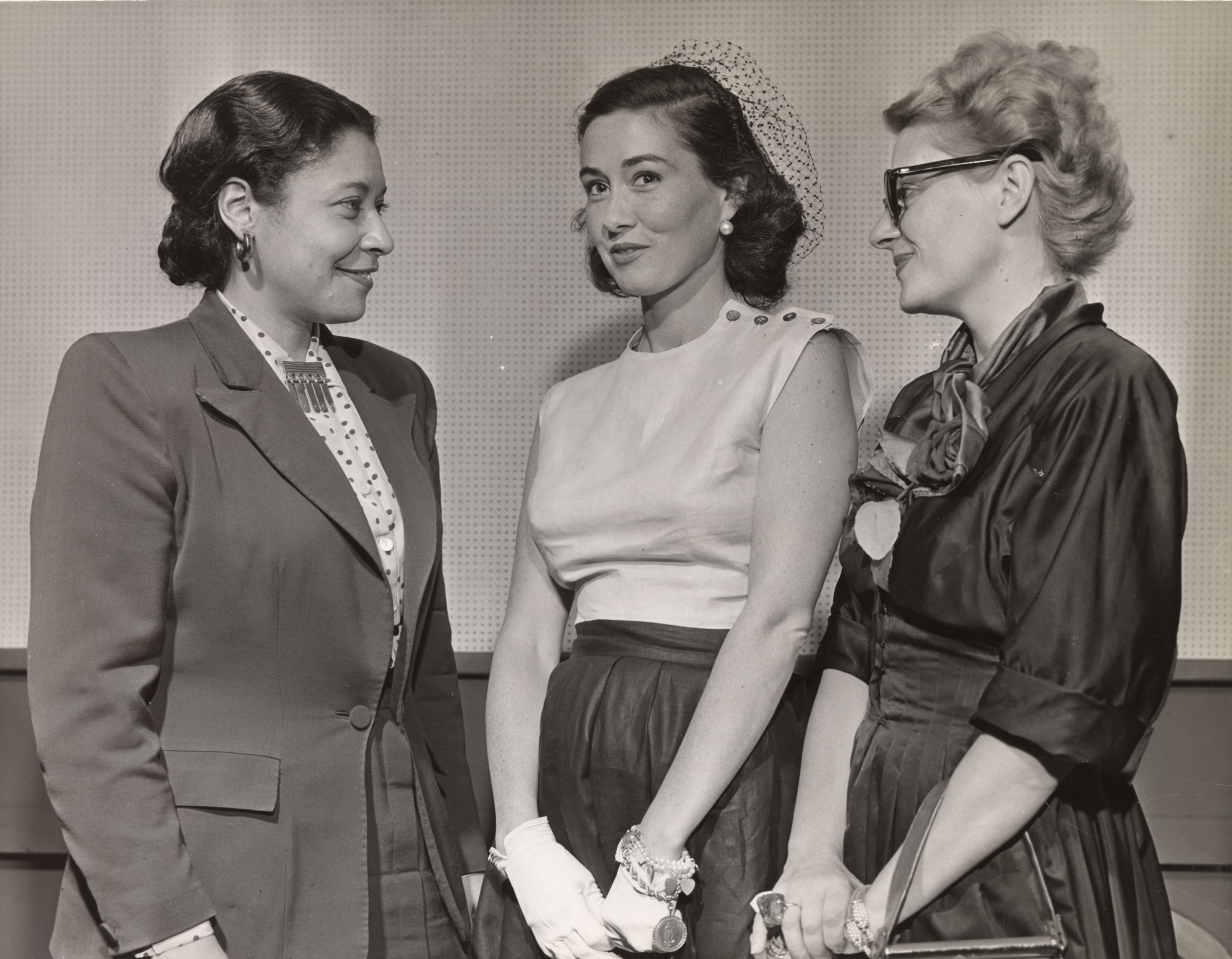 Mollie Moon, left, chats with Jeanne Vanderbilt and Fleur Cowles of the Urban League Women’s Division, circa 1949.