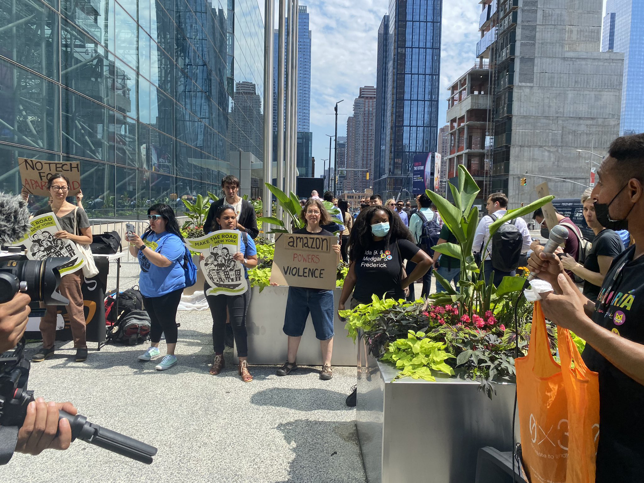 MediaJustice joined local organizations and Athena partners in New York to shed light on Amazon’s AWS role in policing, incarceration, deportation, and apartheid at the AWS Summit in New York (July 2022).