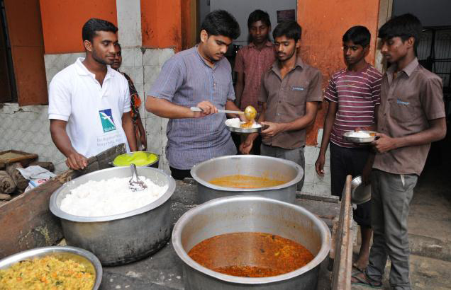 The Pollination Project gave its 1,000th small grant to No Food Waste, a program that Padmanaban Gopalan, a young activist in India, started to redirect unused food to hungry citizens. 