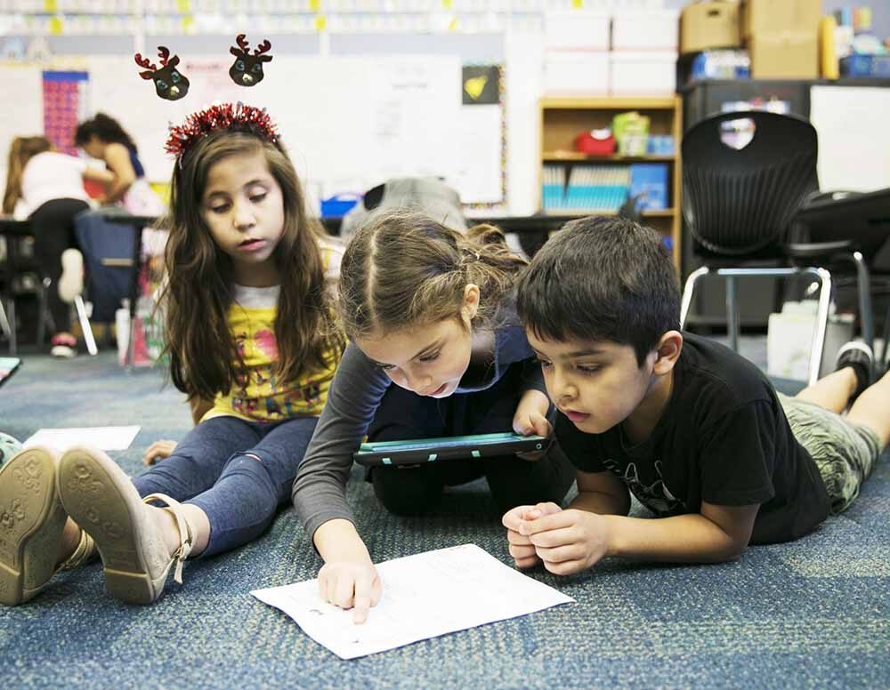 Genius Plaza is a multicultural education platform built for diverse communities that provides an engaging, practical, and research-based curriculum in which students are the protagonists of their learning. Source: Omidyar Network.