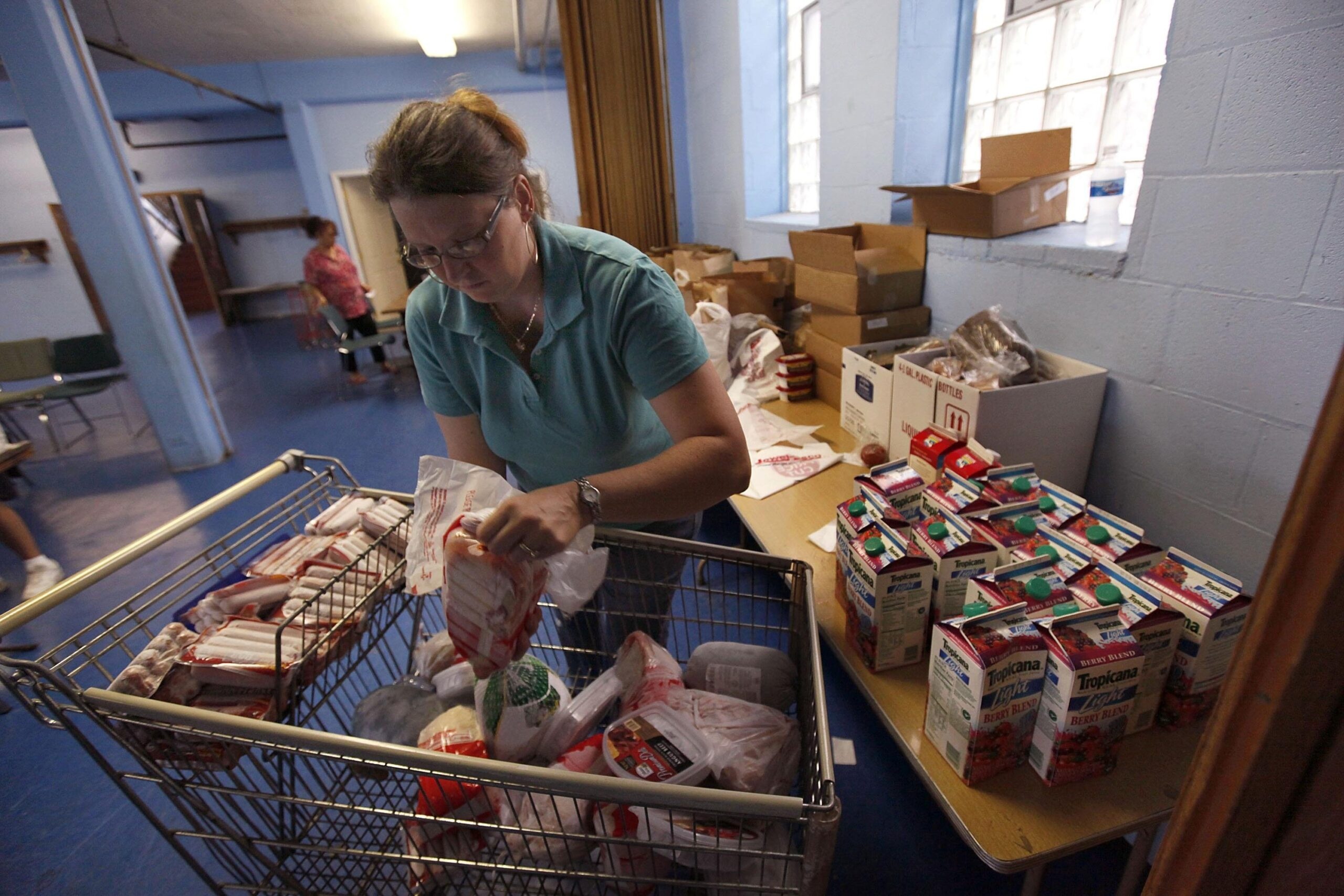 Wal-Mart Announces Plan to Donate $2-Billion, Mostly in Food, to the Nation’s Food Banks
