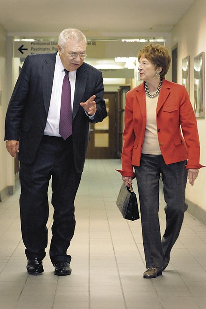 Donor Gives $42-Million for Doctor Training