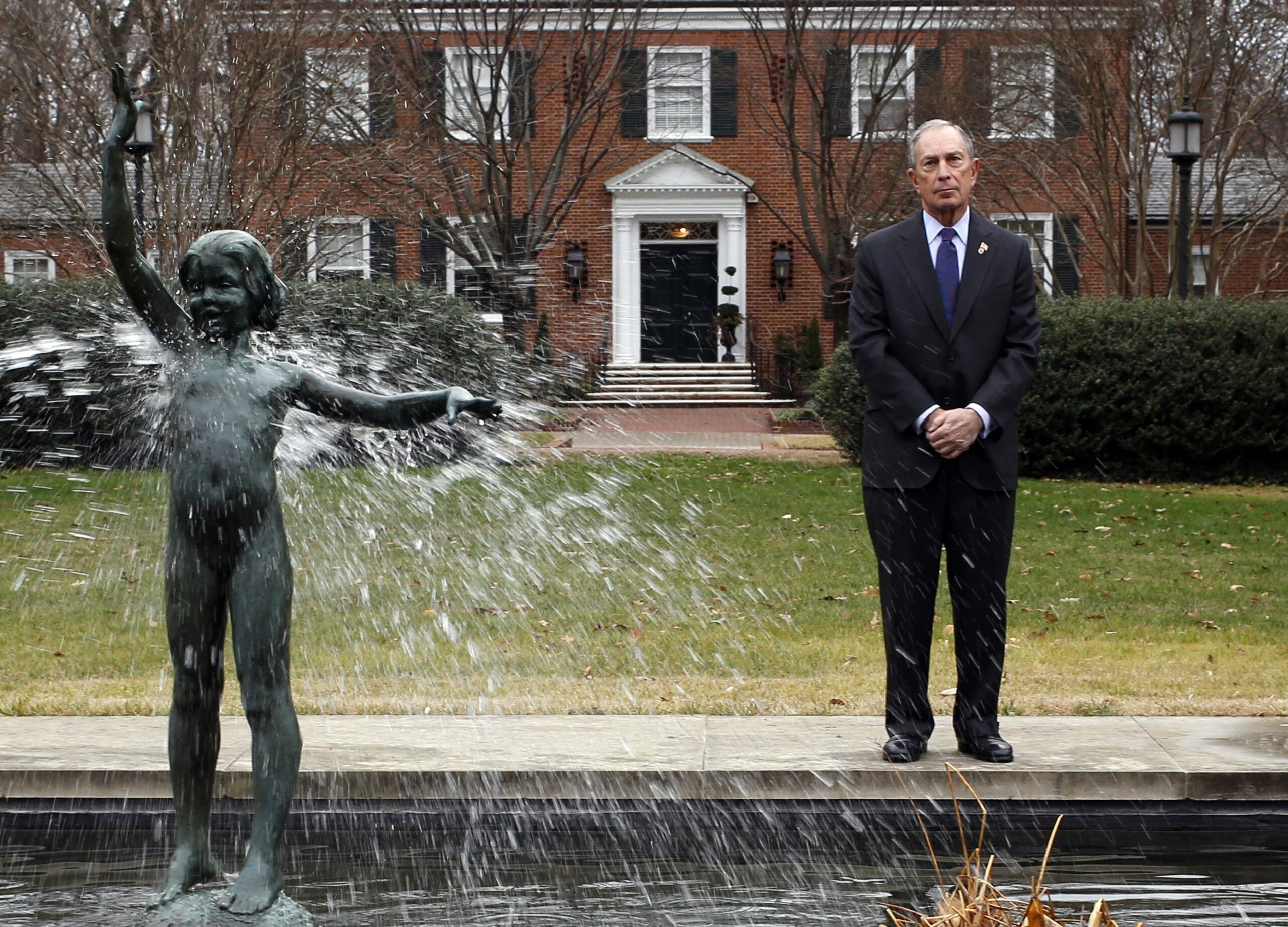 Gifts Roundup: Johns Hopkins Gets $300 Million for Public-Health Projects