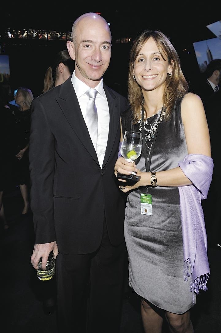 Amazon.com CEO Pledges $10-Million to Museum