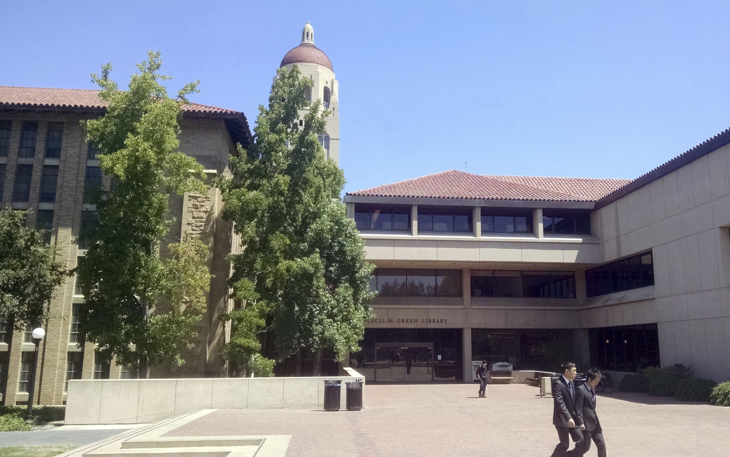 Stanford Lands $25 Million for Library and Silicon Valley Archive: Gifts Roundup