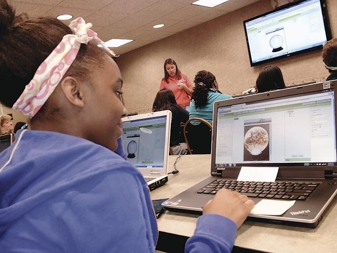 Chicago Girl Scouts Learn to Make Apps and Digital Badges