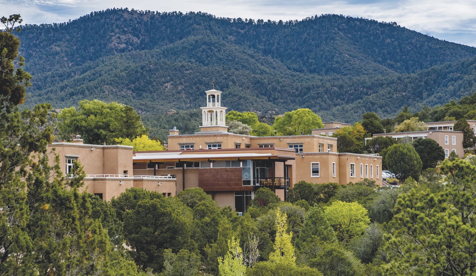 Gifts Roundup: Amherst and St. John’s College Receive $50 Million Apiece