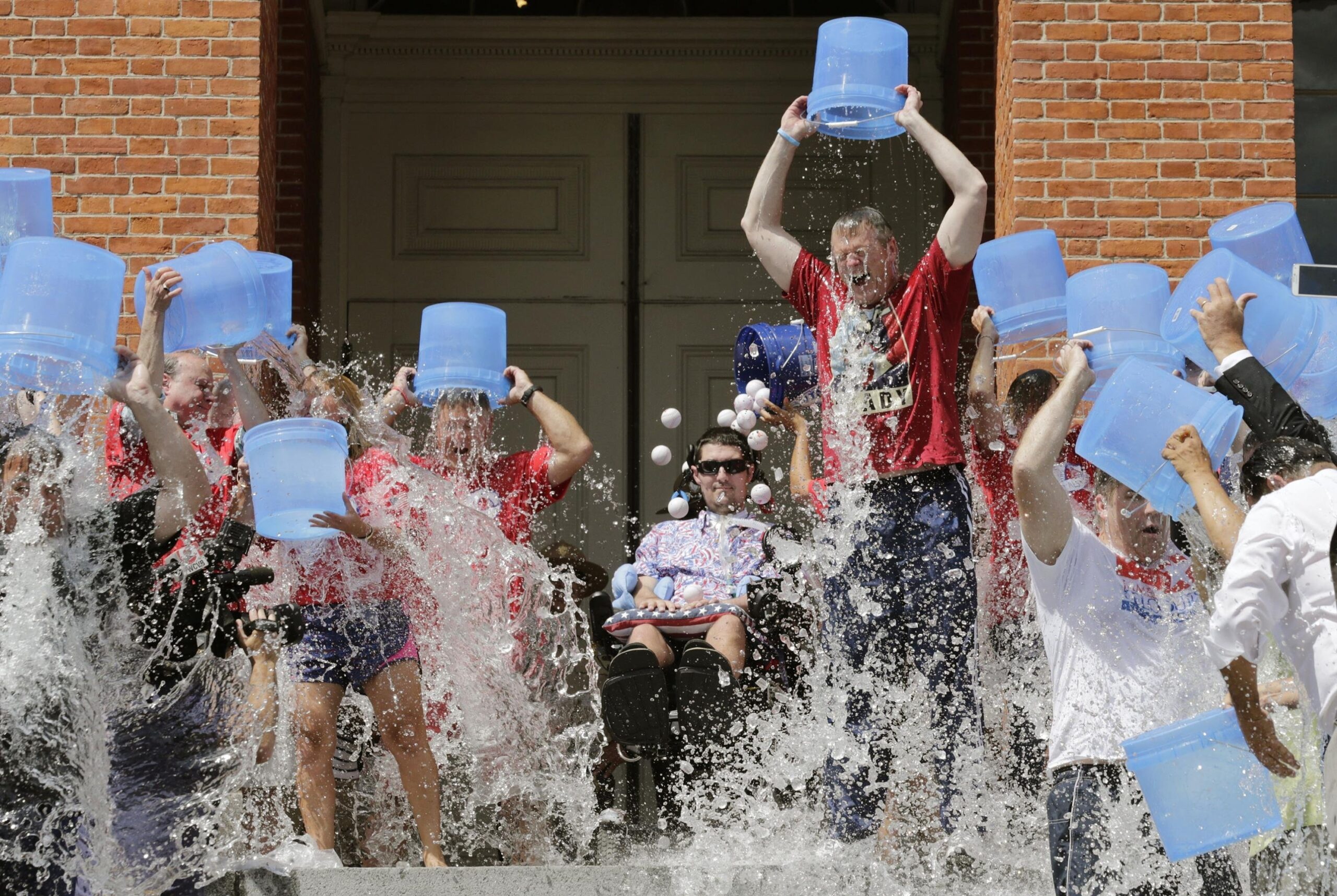 In a Second Go-Around, Response to ‘Ice-Bucket Challenge’ Is Muted