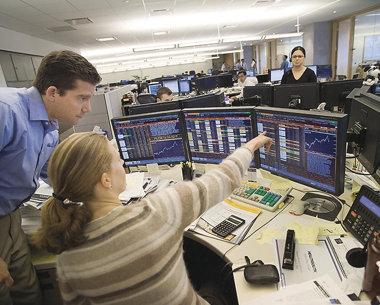 Efforts to Outsmart Market Give Ground to Basic Investment Strategies