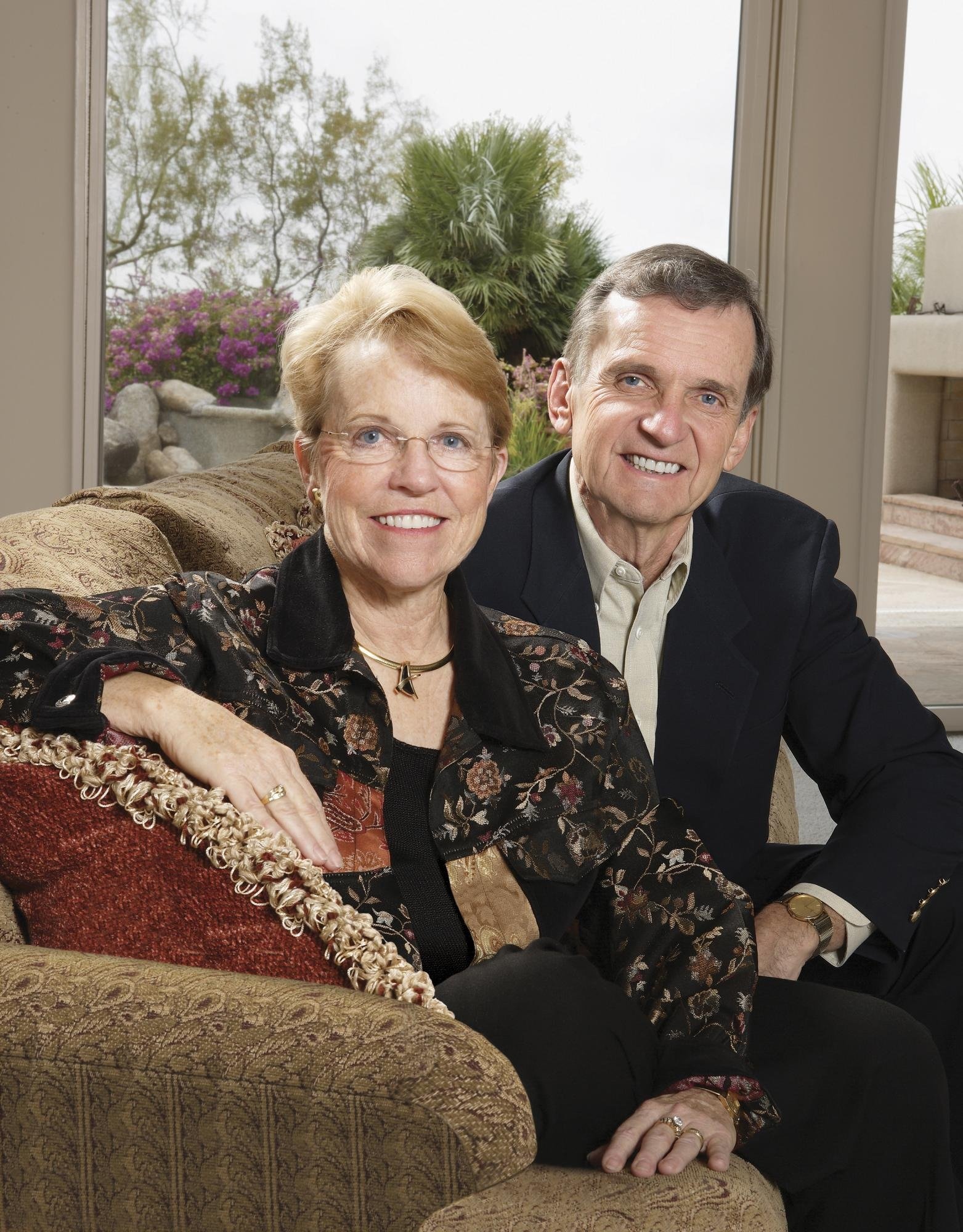 Gifts Roundup: U. of Iowa Gets $25 Million; Kirk Douglas Gives $15 Million