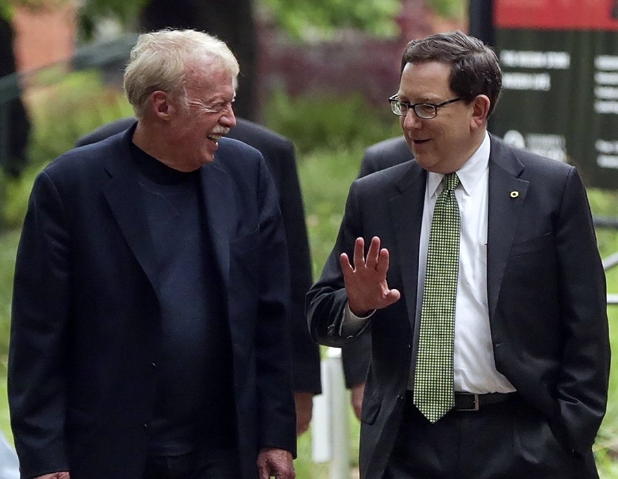 Gifts Roundup: U. of Oregon Lands Megagift for Research Center