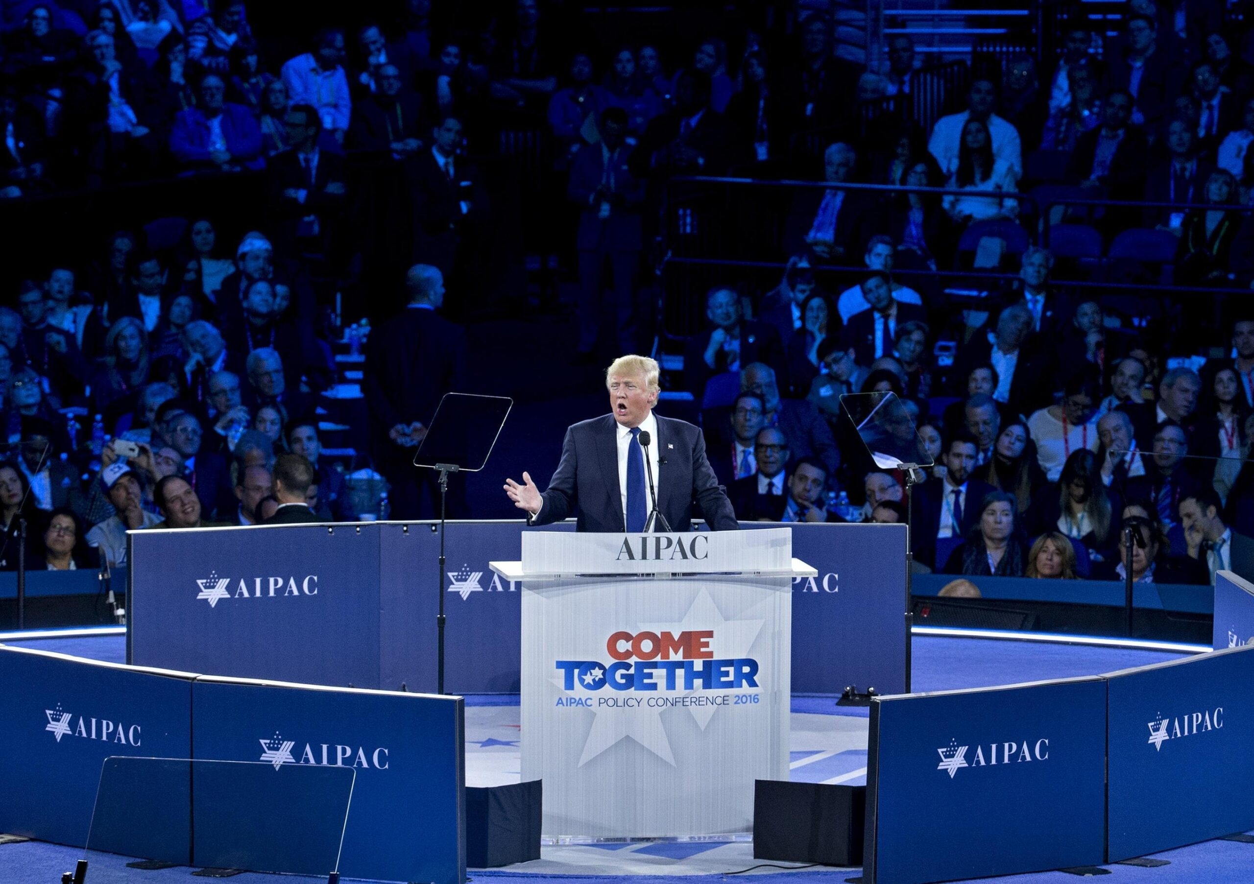 A Grass-Roots Fundraiser Fights GOP Front-Runner