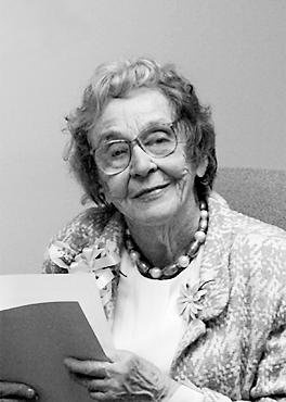 Former Secretary Leaves $7-Million to Her Illinois Alma Mater