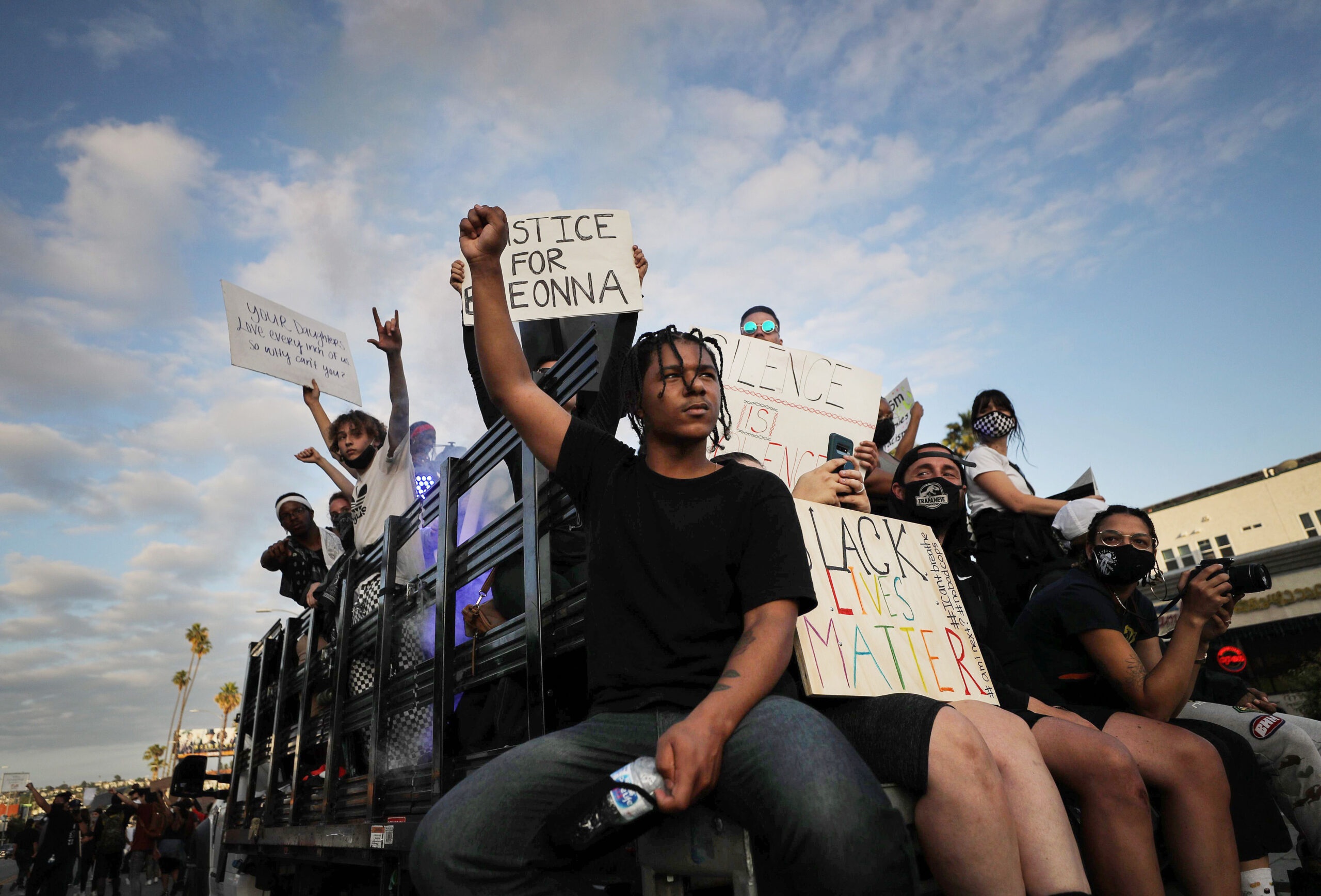 Private Foundation Pledges Top $1 Billion for Racial Justice