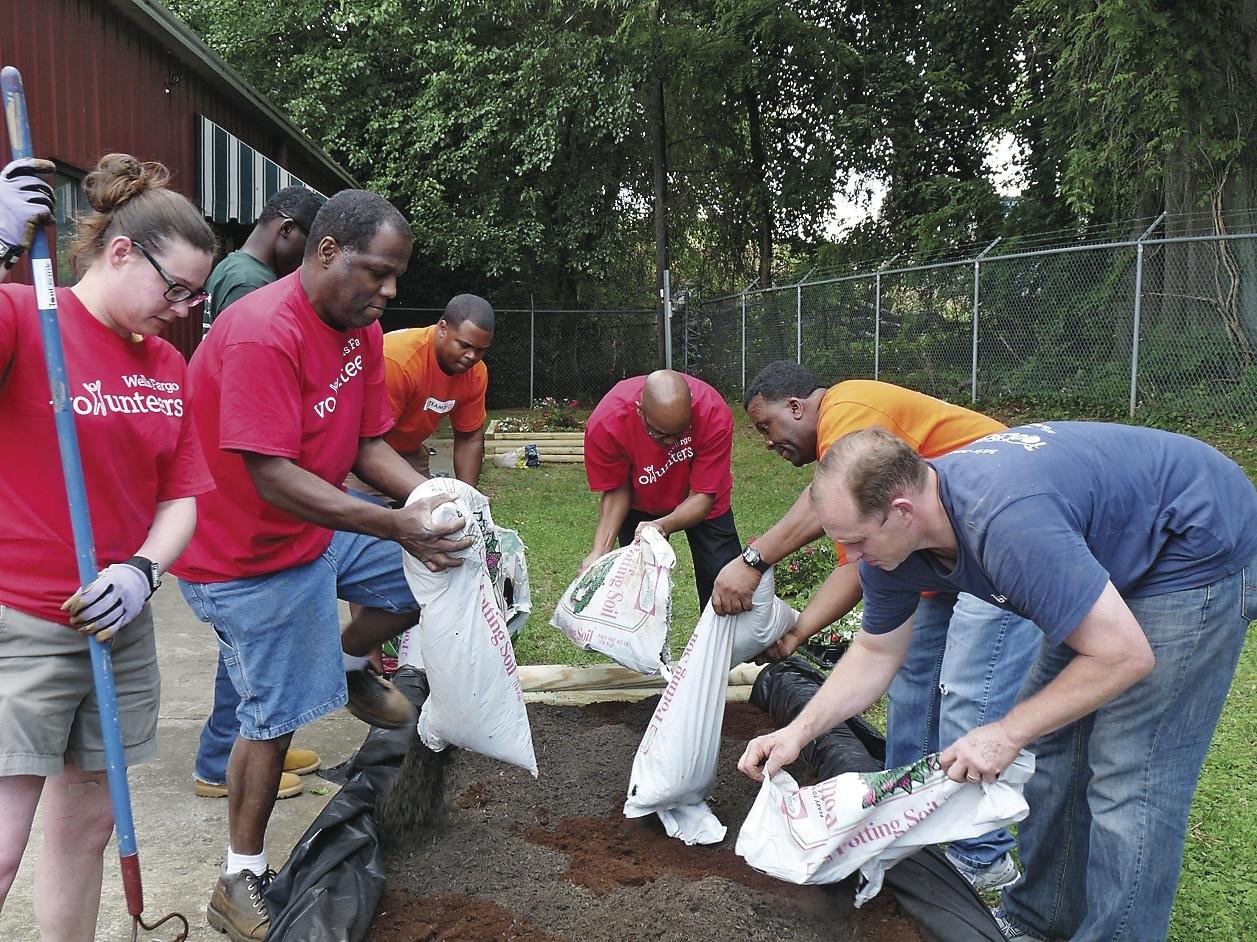 A Chain of Nonprofits Lends Volunteers the Tools They Need to Lend a Hand