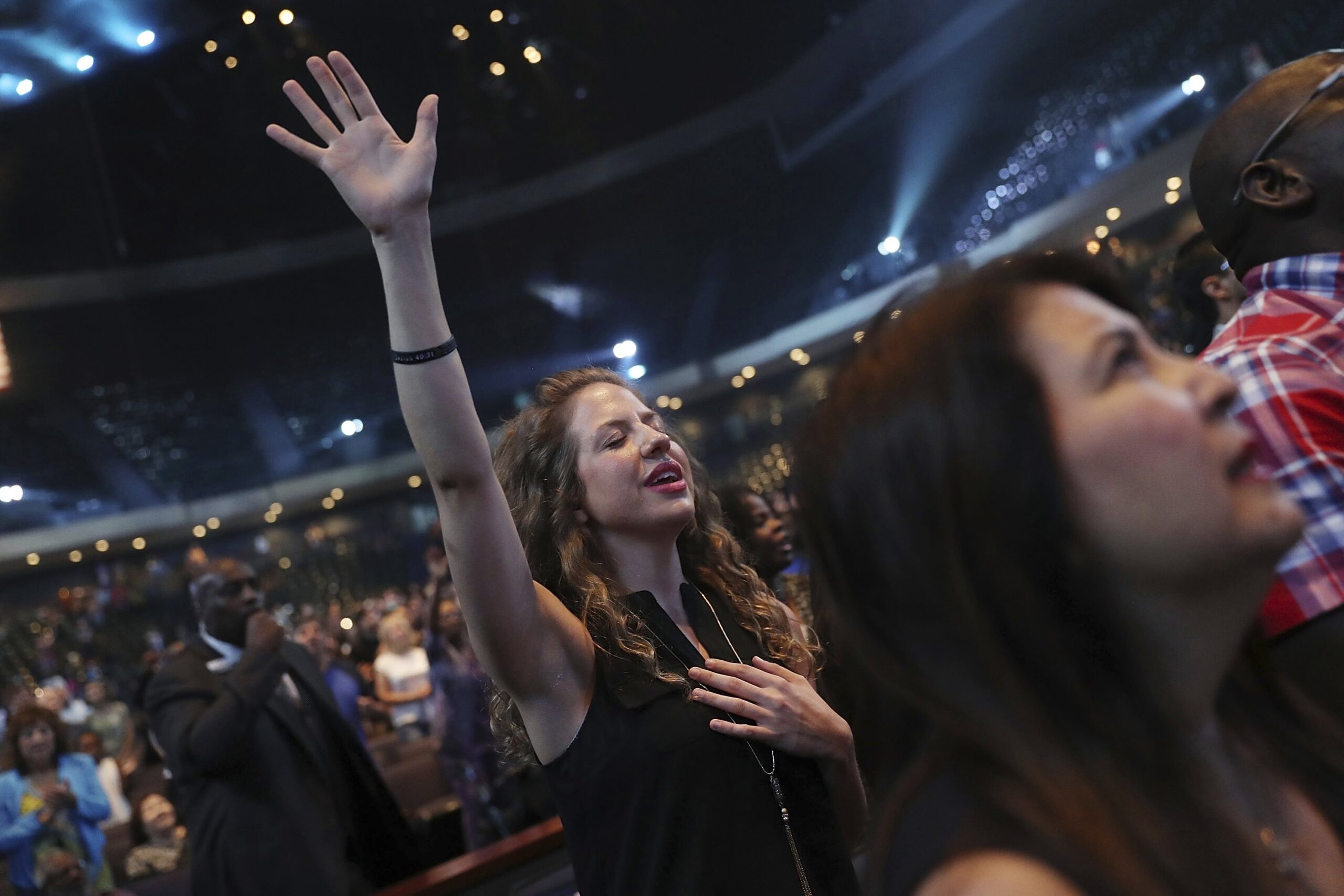 Nearly 7 in 10 Millennial Evangelicals Give, Says New Study