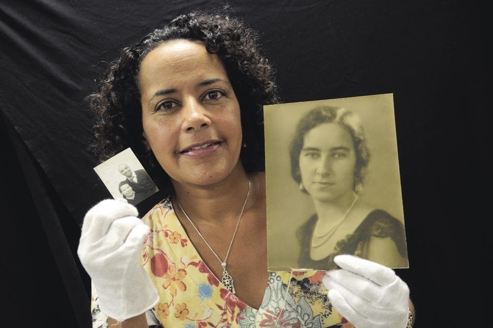 Using Technology to Share Family Photos