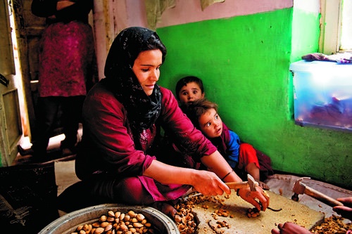 Charity Promotes Women’s Role in Fight Against Hunger Via Hundreds of Book Clubs
