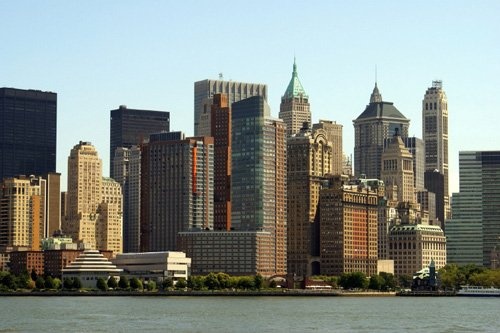 More Chief Executives Took Pay Cuts Than Other Senior Staff Members at New York City Charities, Study Finds