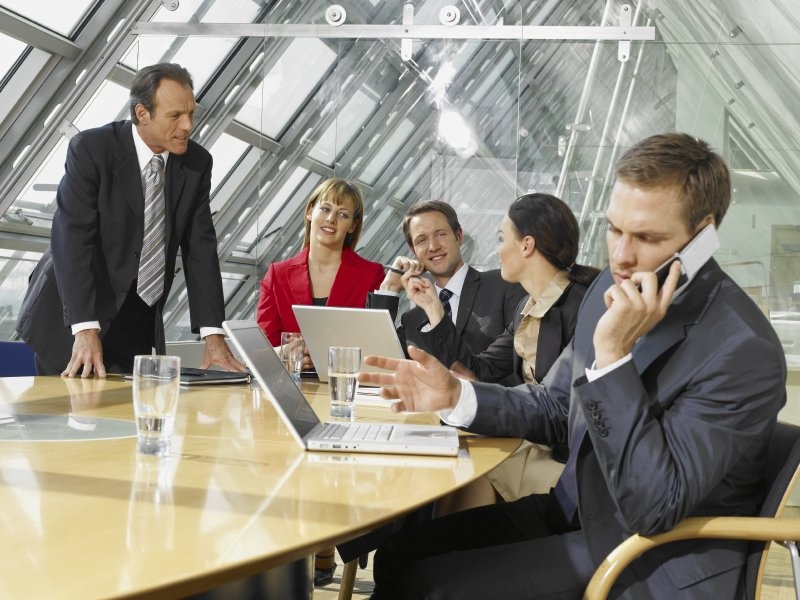 What to Do About People Using Phones During Meetings