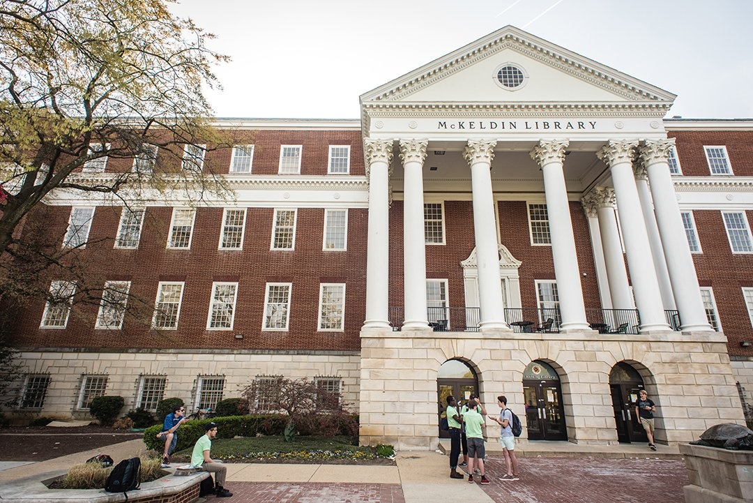 Major-Gift Prospects Get Little Face Time With College Fundraisers, Study Says