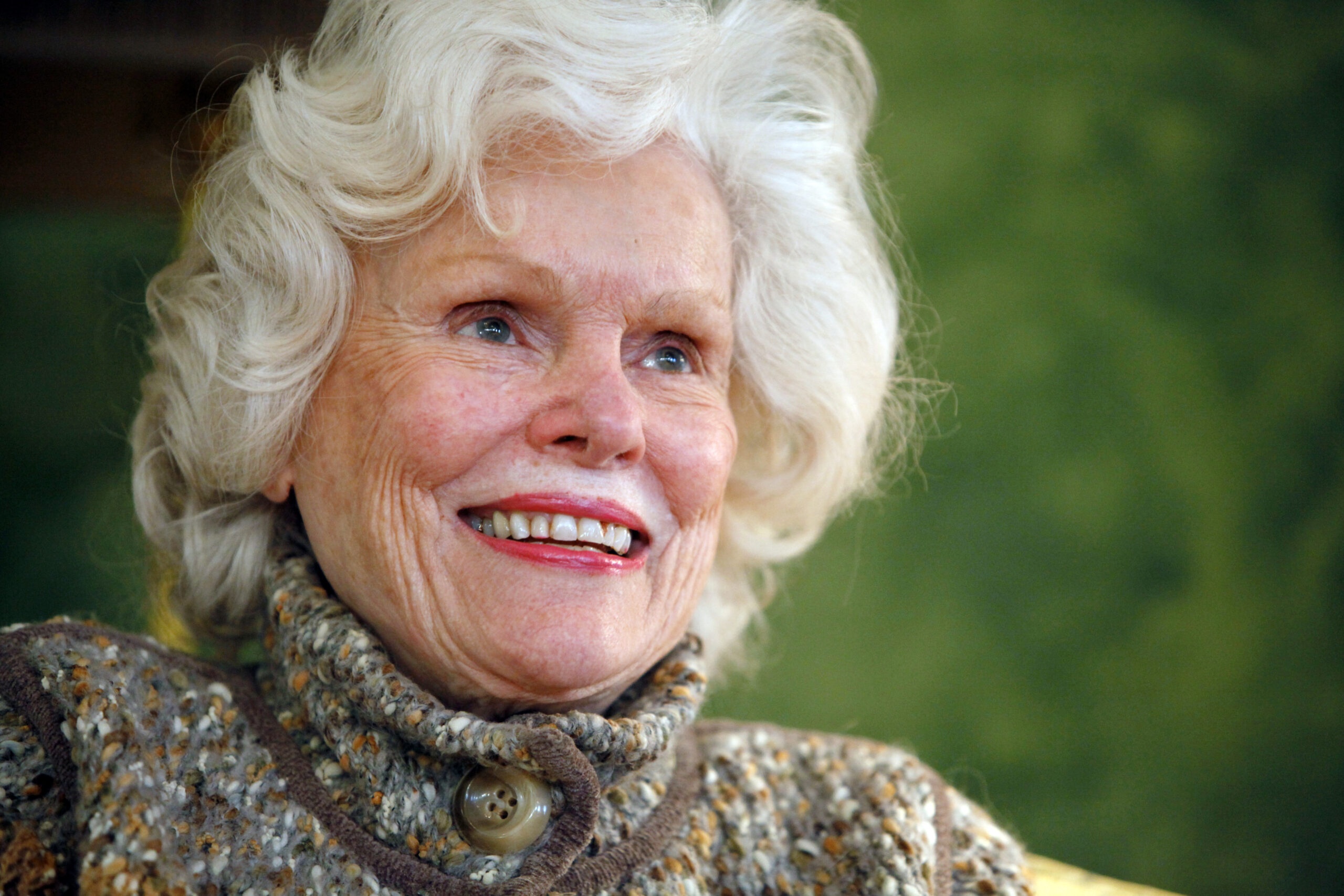 Philanthropist Doris Buffett Dies; J.J. Yore Leaves WAMU After Staff Revolt (Transitions)