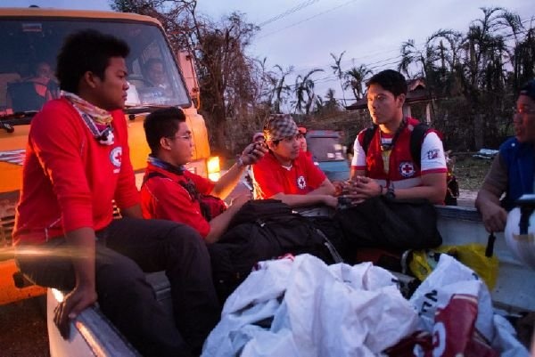 How Nonprofits and Donors Can Help With Typhoon Haiyan Relief