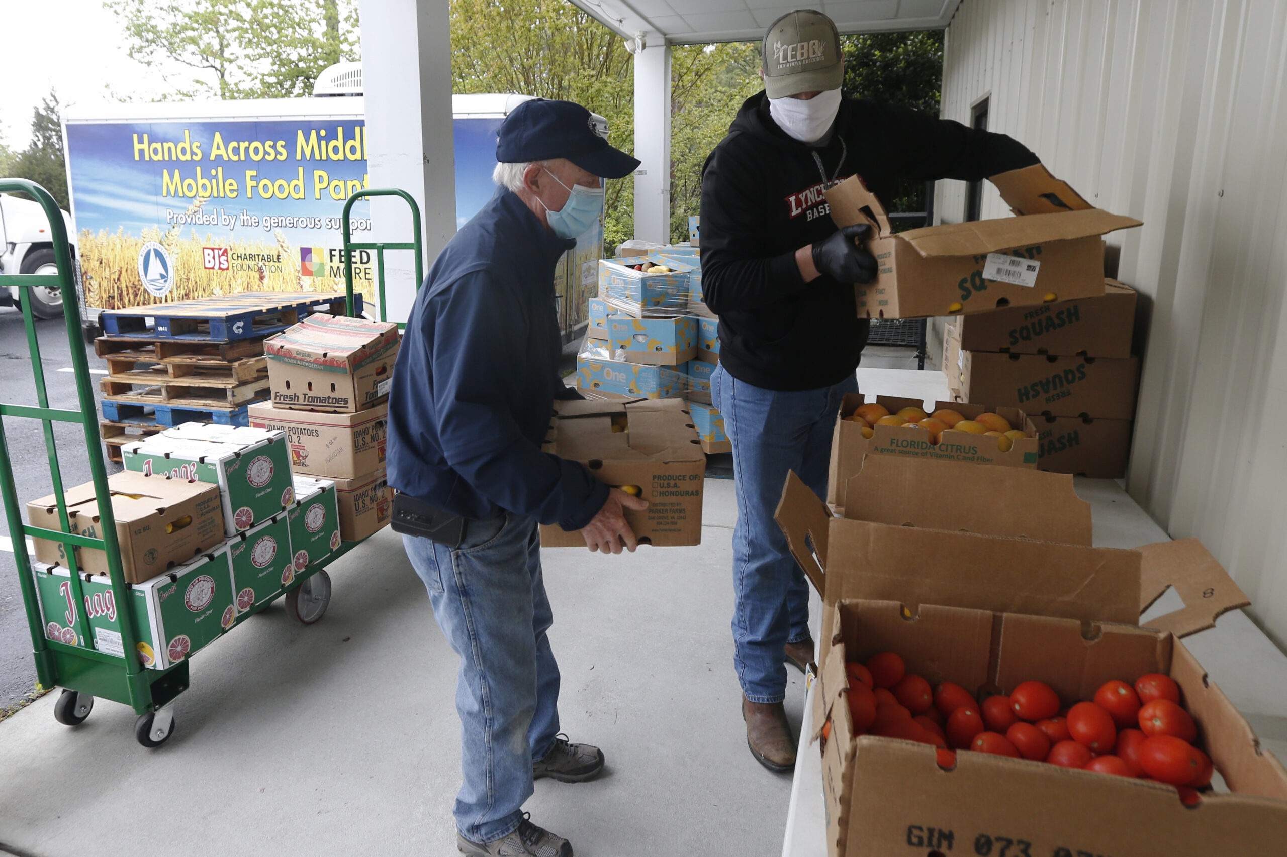 Food Pantries That Give Away Stuff People Can’t or Won’t Cook Have an ‘Acorn Squash Problem’
