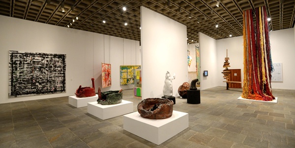 How 3 Organizations Pay Their Top Fundraisers